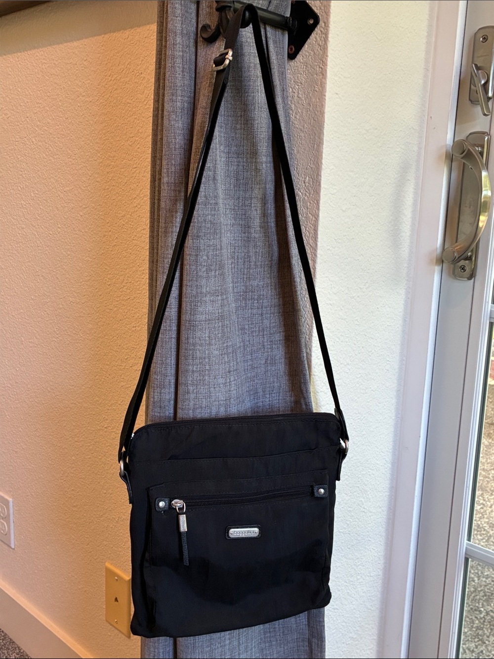 Baggallini Black Crossbody Organizer Bag